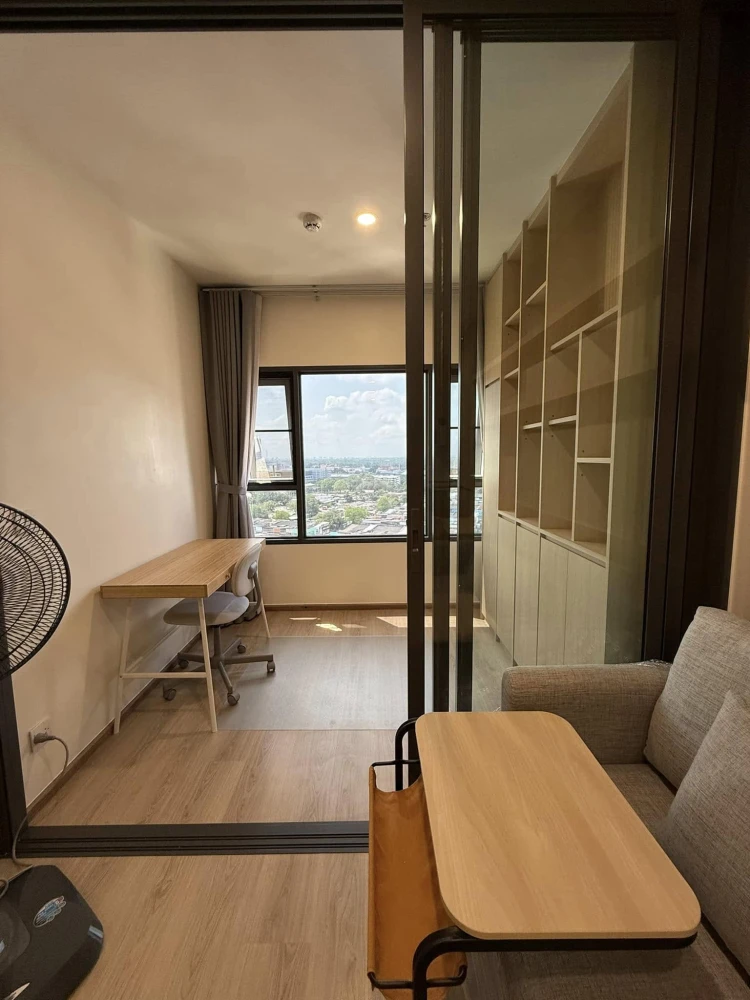 For rent: Life Rama 4 - Asoke, 15th floor, south-facing room, private, well-built-in, you will regret it if you miss it.