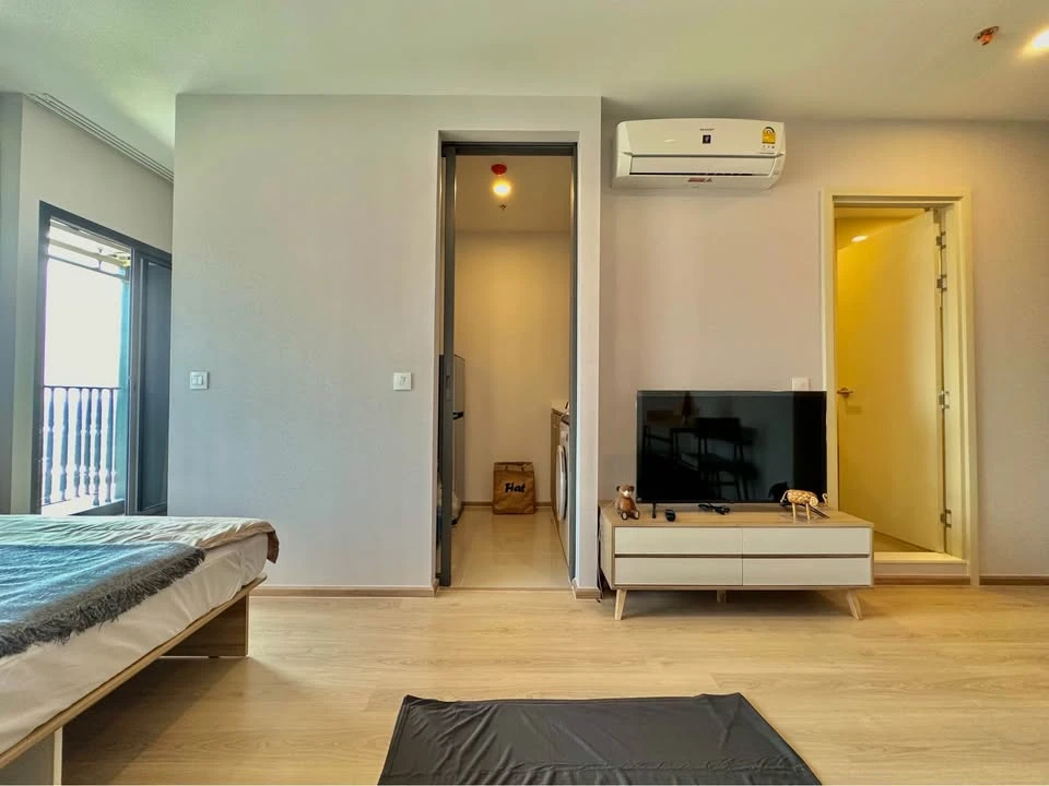 For rent: Life Rama 4 - Asoke, 19th floor, beautiful city view, corner room with privacy, don't miss it!