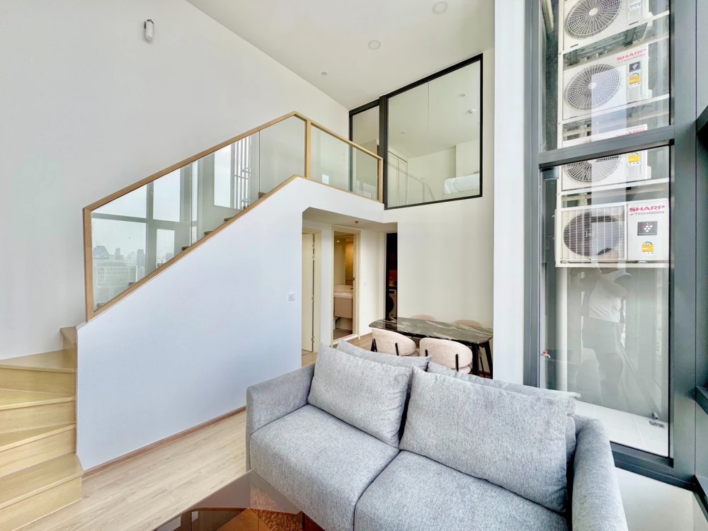 For rent!! Life Rama 4 - Asoke, 34th floor, corner room, Benjakitti Park view, fully furnished, ready to move in, don't miss it!!