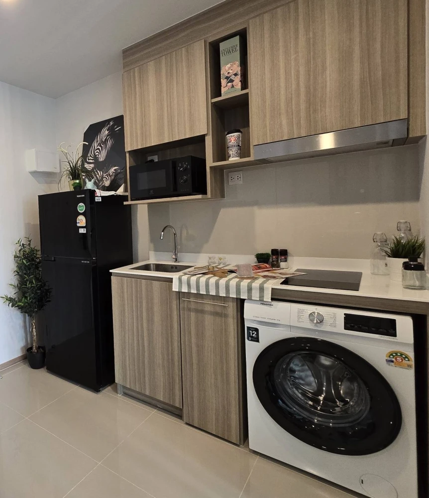 For rent: Life Rama 4 - Asoke, spacious room, well-proportioned, open view, lots of storage space, don't miss it!