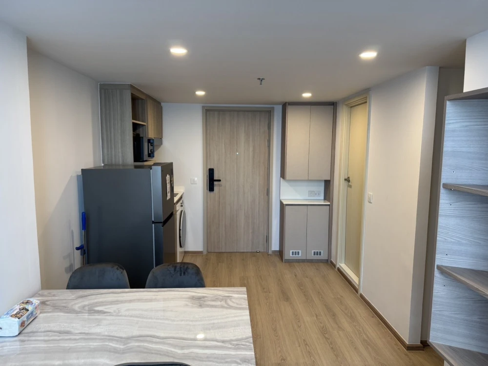 For rent!! Life Rama 4 - Asoke, beautiful unit on the 33rd floor, fully furnished, ready to move in! Don't miss out!!