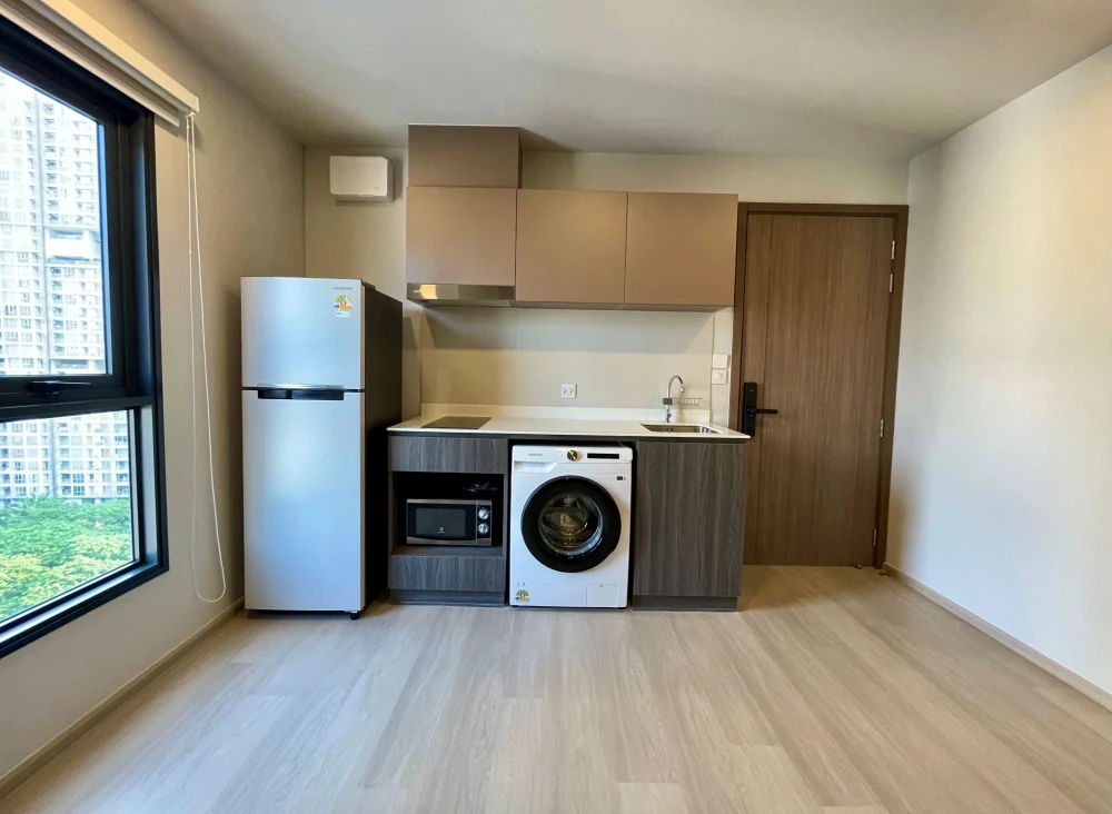 For rent: Life Phahonyothin-Lat Phrao, 14th floor, corner room, quiet, comfortable, not cramped, easy to find food, hurry and move in!
