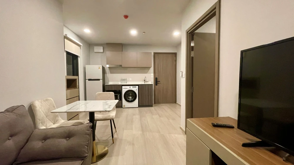 For rent: Life Phahonyothin-Lat Phrao, 14th floor, corner room, quiet, comfortable, not cramped, easy to find food, hurry and move in!