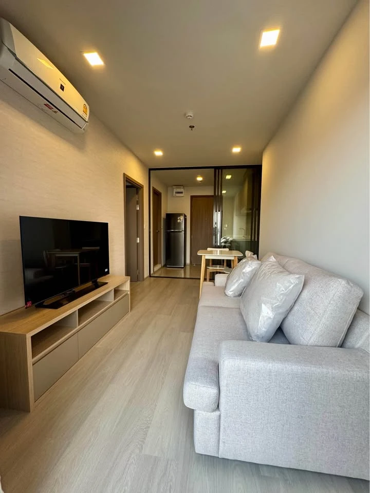 ให้เช่า ไลฟ์ พหลฯ-ลาดพร้าว ห้องสวย แต่งครบ พร้อมอยู่ ตรงข้ามห้าง ชั้น 32 ติดวิวเมือง ไม่ควรพลาด