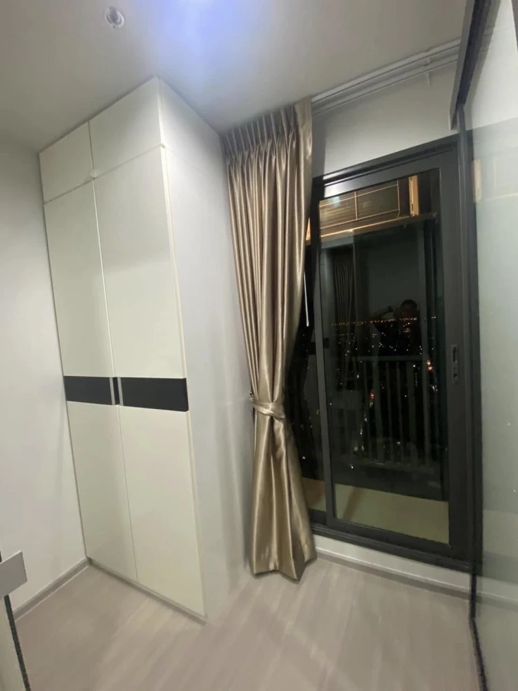 For rent: Life Ladprao, 29th floor, spacious room, fully decorated. Ready to move in immediately, reserve now, don't wait.
