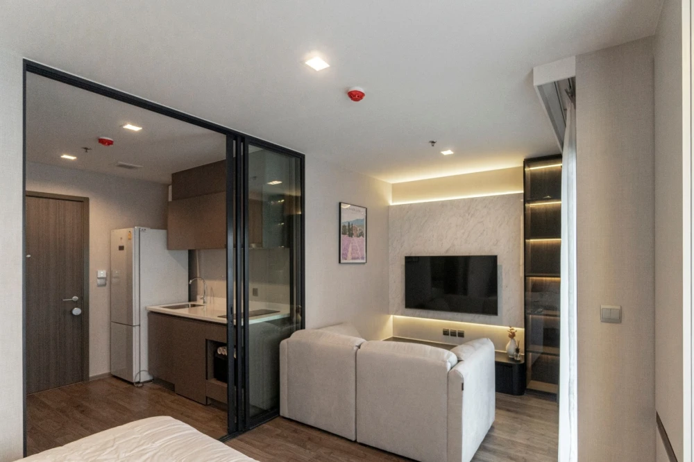 For rent: Life Ladprao Valley, 39th floor, beautiful view, beautiful room, fully furnished, very livable. Hurry and reserve now, don't miss it.