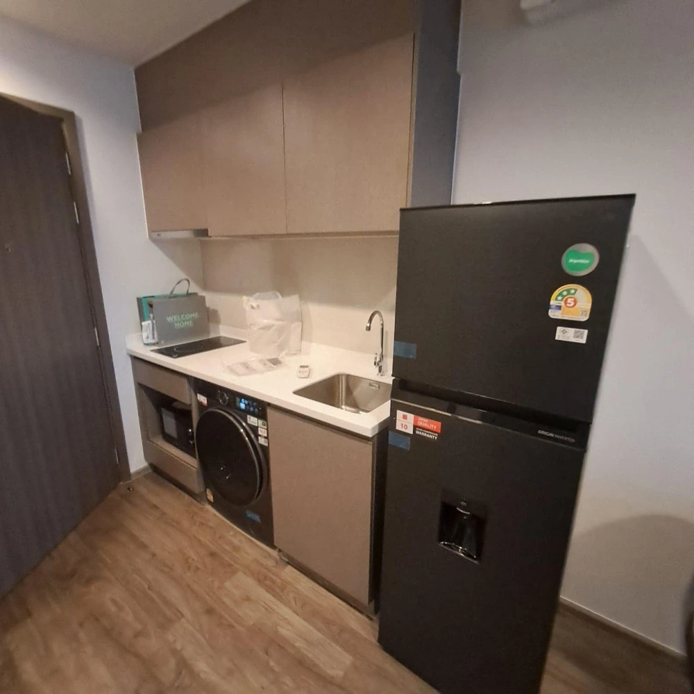 For rent: Life Ladprao Valley, 1 bed plus, high floor, very good ventilation. If you don't book, you'll really miss out.