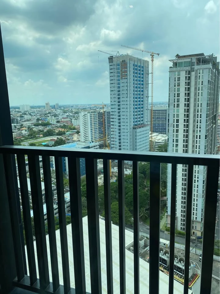 For rent: Life Ladprao, beautifully decorated room, 29th floor, high view, facilities, if you don't book, you'll regret it.