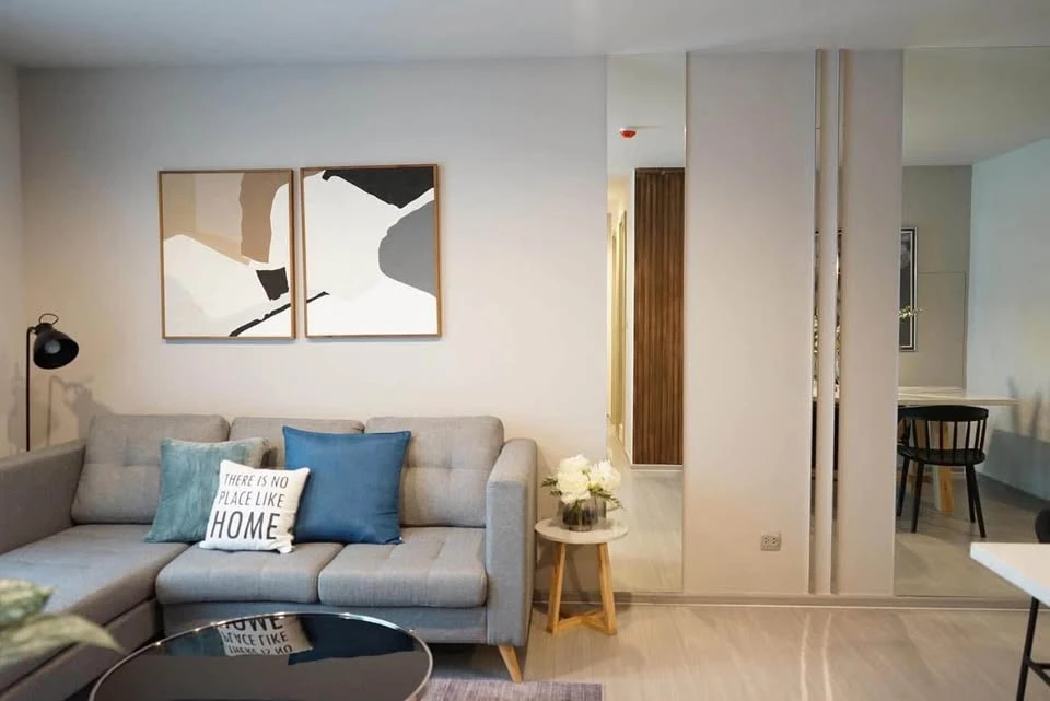 For rent: Life Ladprao, 2 bedrooms, 2 bathrooms, lots of usable space, fully furnished, don't miss it.