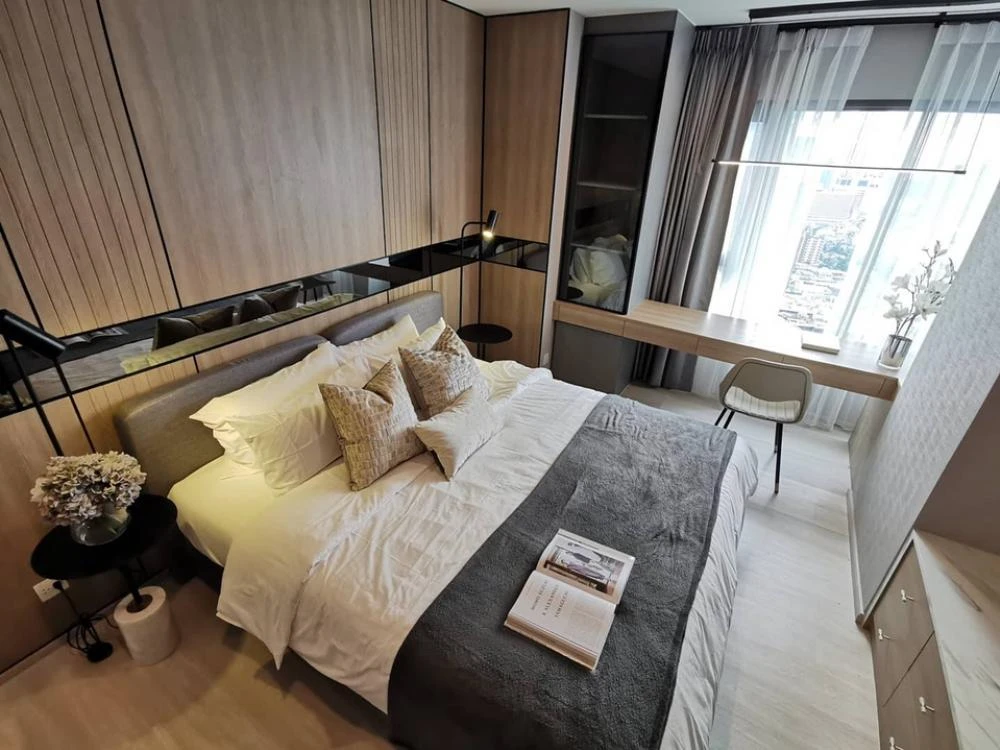 For rent: Life One Wireless, 41st floor. Beautiful room, fully furnished. Book now! images