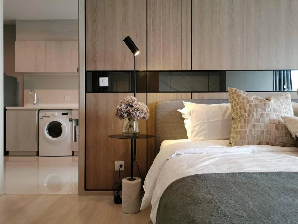 For rent: Life One Wireless, 41st floor. Beautiful room, fully furnished. Book now!
