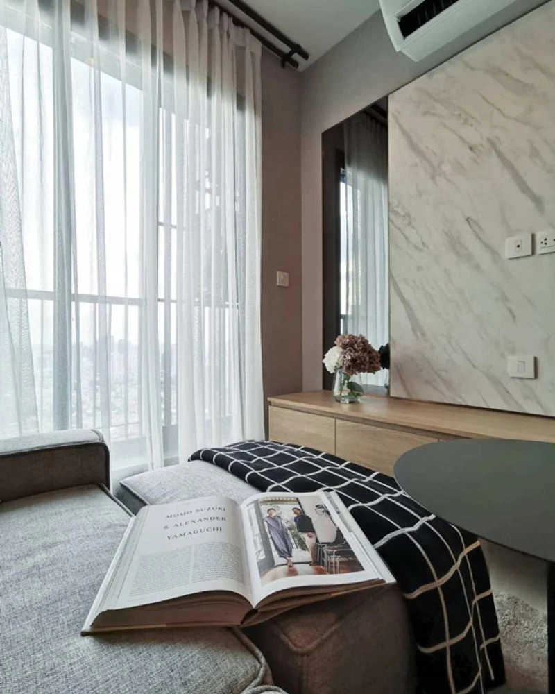 For rent: Life One Wireless, 41st floor. Beautiful room, fully furnished. Book now!