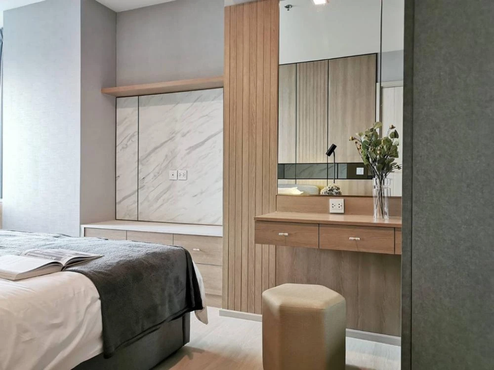 For rent: Life One Wireless, 41st floor. Beautiful room, fully furnished. Book now!