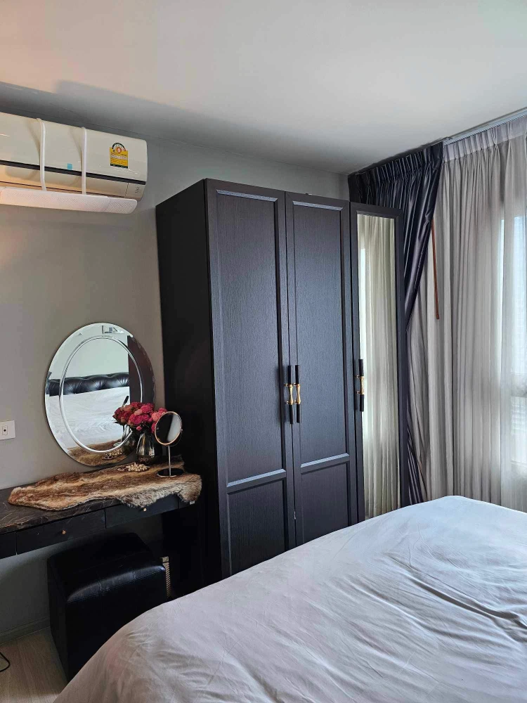 For rent: Life Asoke, ready to move in, fully furnished, spacious and comfortable room, high floor. Book now, don't miss out!+++