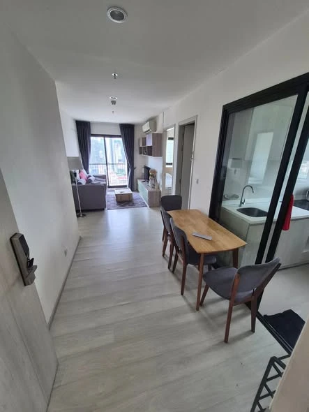For rent: Life Asoke-Phetchaburi, 2 bedrooms, fully furnished.