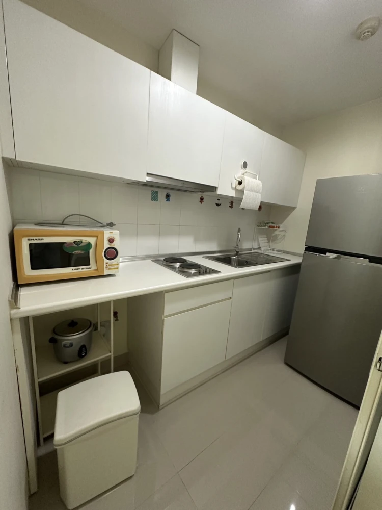 For rent: Life Add Lat Phrao 18, 11th floor, fully furnished, book now, hurry!