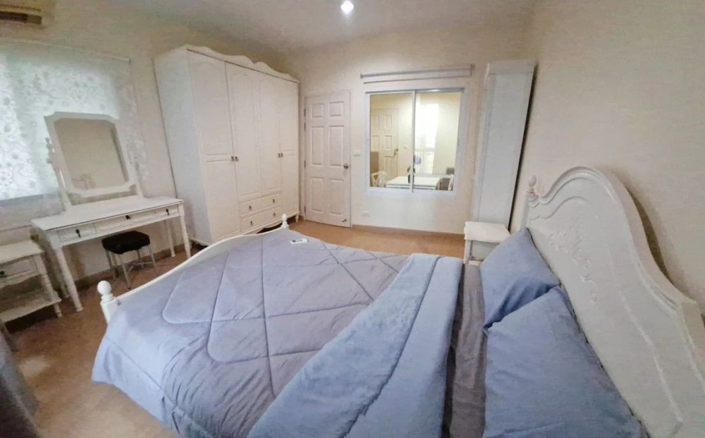 For rent Life at Tha Phra, very beautiful room, very pleasant, 7th floor, high, good condition, fully furnished If interested, hurry to reserve.