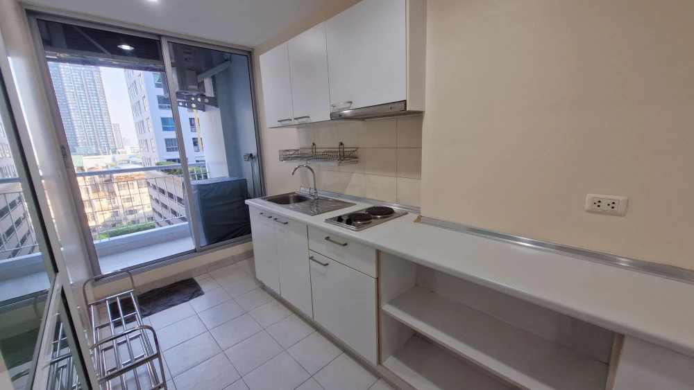 For rent Life at Tha Phra, very beautiful room, very pleasant, 7th floor, high, good condition, fully furnished If interested, hurry to reserve.