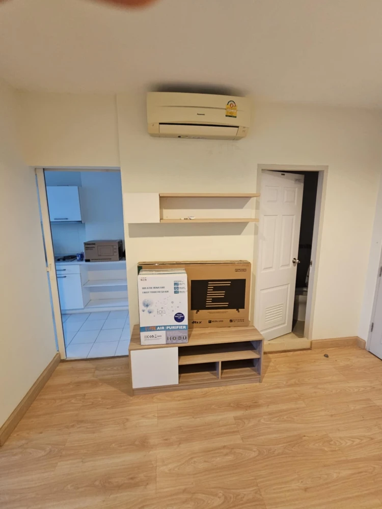 For rent: Life @ Ratchada-Sutthisan, 22nd floor, very high, beautiful city view, decorated in a minimalist style. If you're late, you'll miss out.