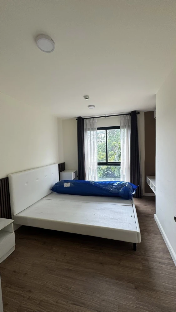 For rent: iCondo Kaset, 4th floor, 1-bedroom unit with separate living area, fully furnished. Don't miss out!