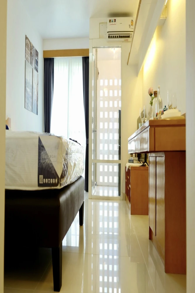 For rent: I-House Rama 9-Ekkamai, 6th floor, simply decorated, fully furnished, book now.