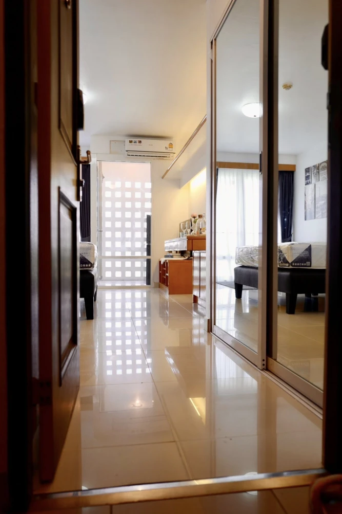 For rent: I-House Rama 9-Ekkamai, 6th floor, simply decorated, fully furnished, book now.
