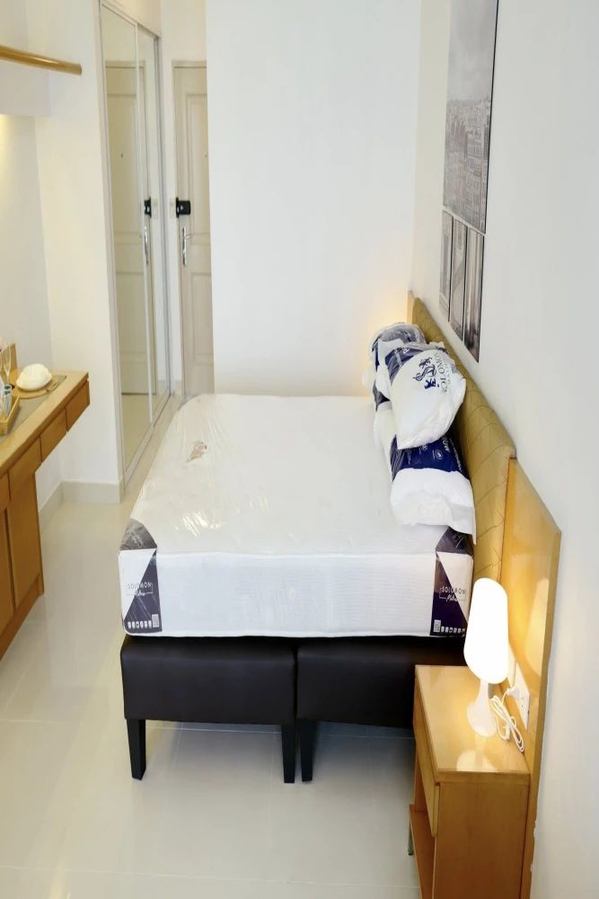 For rent: I-House Rama 9-Ekkamai, 6th floor, simply decorated, fully furnished, book now.