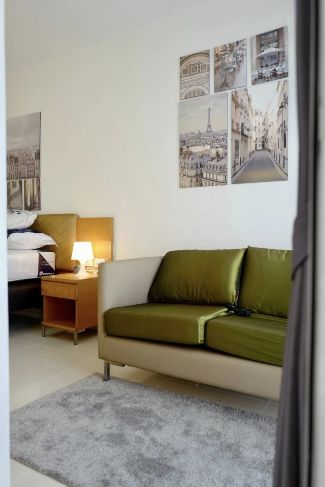 For rent: I-House Rama 9-Ekkamai, 6th floor, simply decorated, fully furnished, book now.