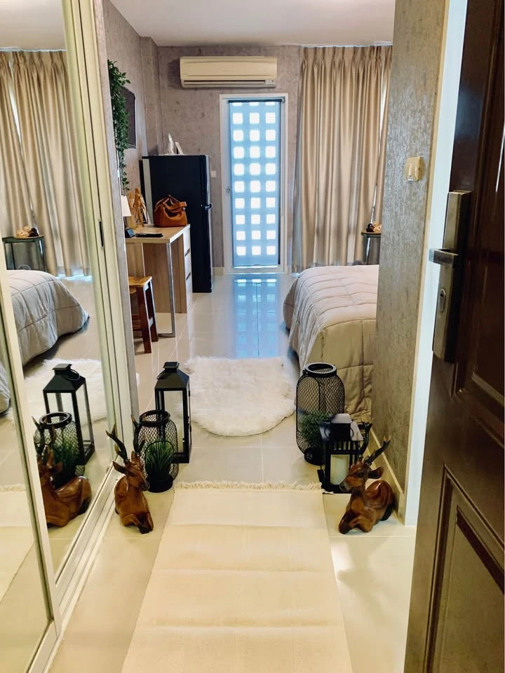 For rent, I-House Laguna Garden RCA, Studio room, beautiful open view, stylishly decorated, wallpapered throughout the room, don't miss it.