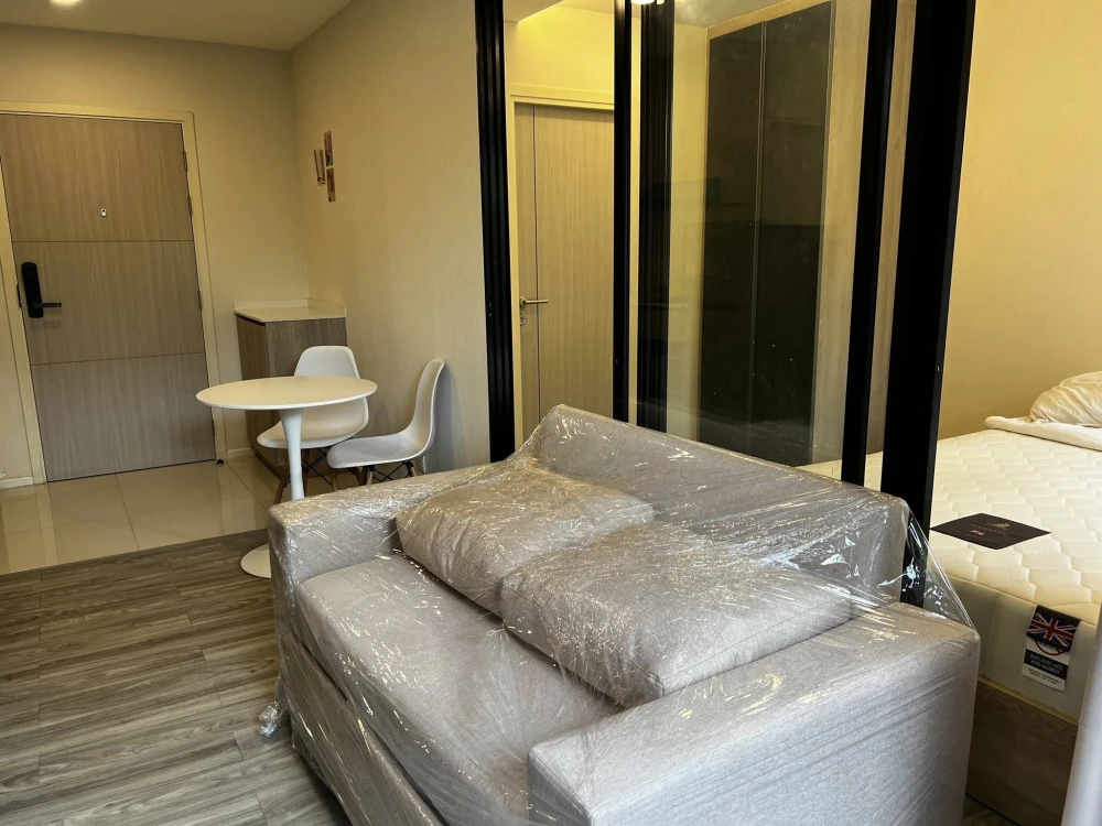 For rent: iCon Sukhumvit 77. Ready-to-move-in apartment. Spacious and comfortable. Book now before it's too late!!!