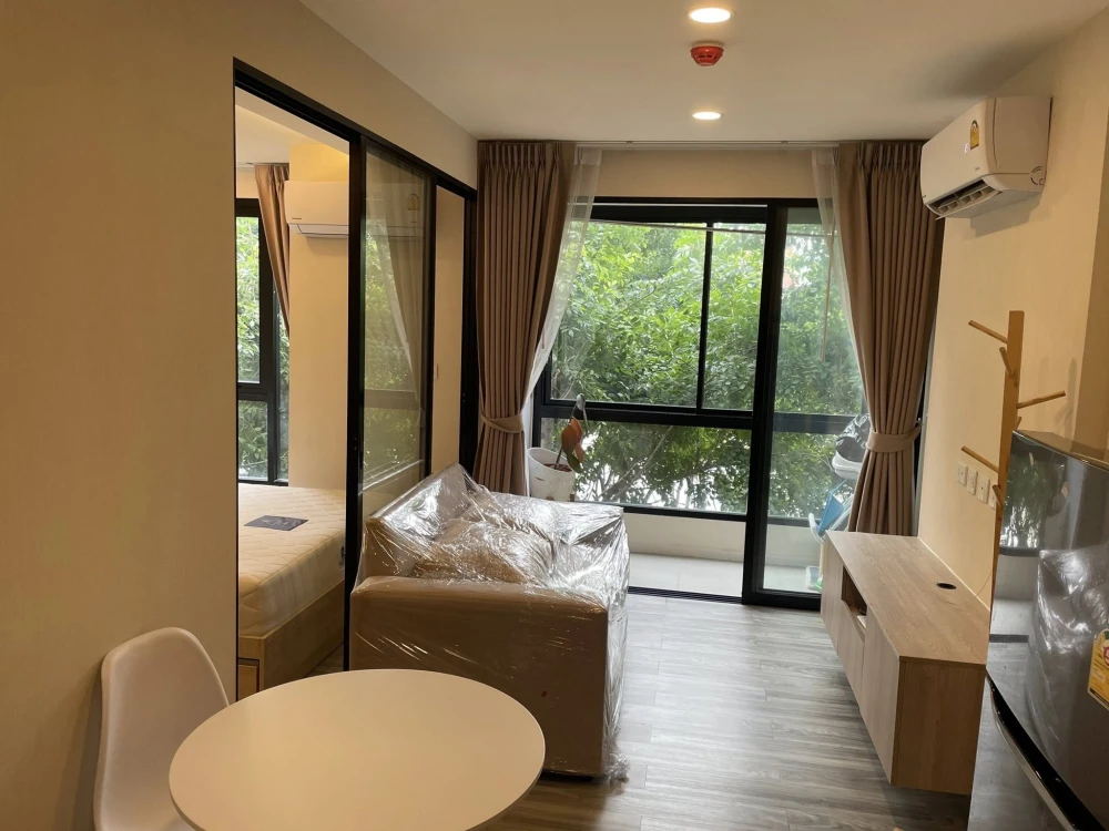 For rent: iCon Sukhumvit 77. Ready-to-move-in apartment. Spacious and comfortable. Book now before it's too late!!!