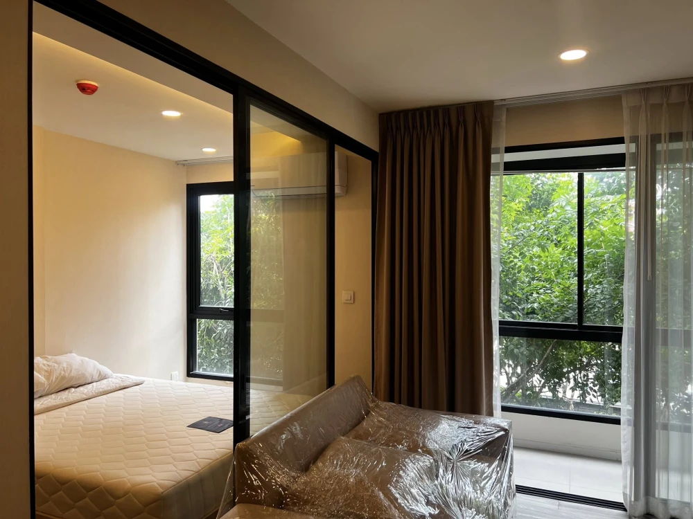 For rent: iCon Sukhumvit 77. Ready-to-move-in apartment. Spacious and comfortable. Book now before it's too late!!!