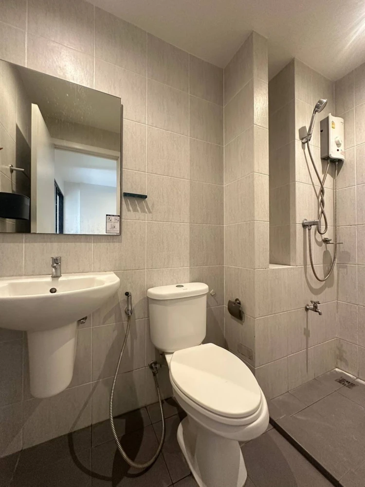 For rent: iCondo Green Space Serithai, fully furnished and equipped with appliances. Ready to move in. Affordable price. You definitely don't want to