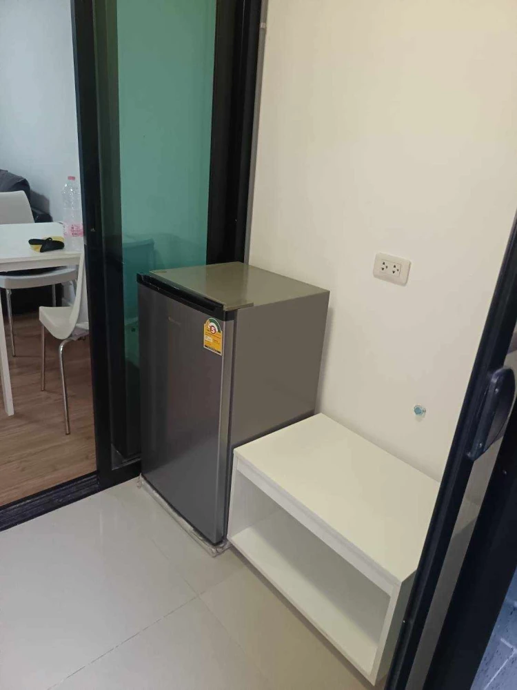For rent: I Condo Ngamwongwan, 2 floors, 4 nice rooms, comes with complete decorations. Book now, don't miss it.