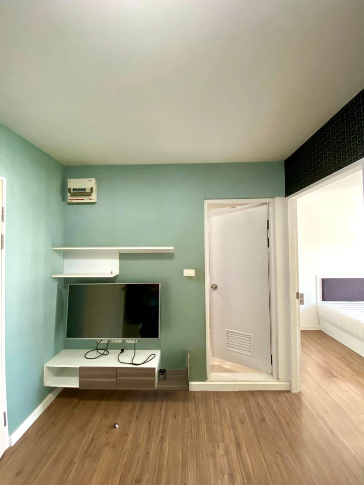For rent, I Condo Salaya, view of trees and swimming pool, very good atmosphere, electrical appliances are ready to use, don't miss it.