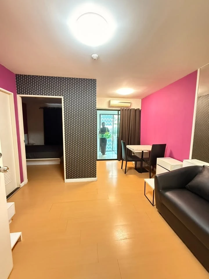 For rent: iCondo Sukhaphiban 2, bright pink room, very nice and livable, fully furnished, ready to move in!