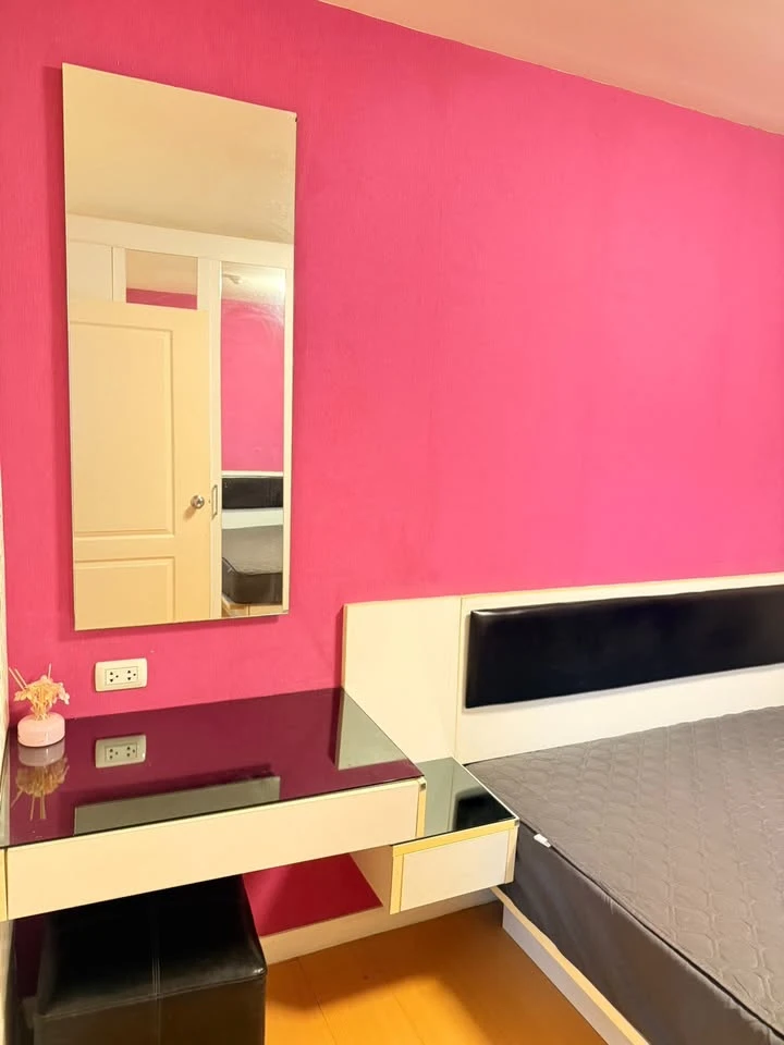 For rent: iCondo Sukhaphiban 2, bright pink room, very nice and livable, fully furnished, ready to move in!