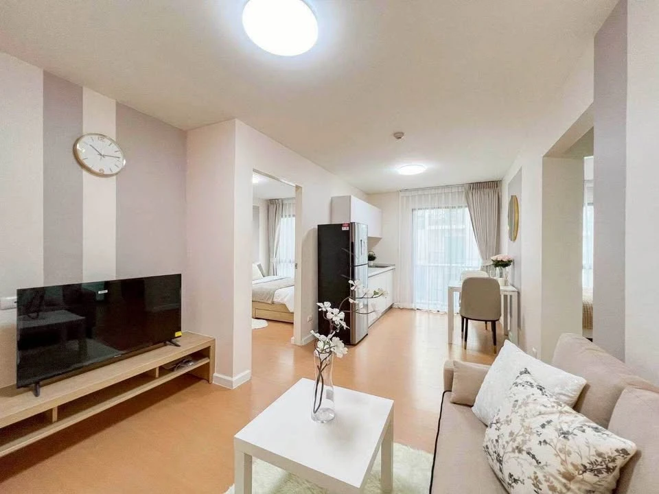 For rent!! I Condo Sukhumvit 105, 6th floor, Building A3. Beautiful unit, ready to move in. Conveniently located. Don't miss it!!