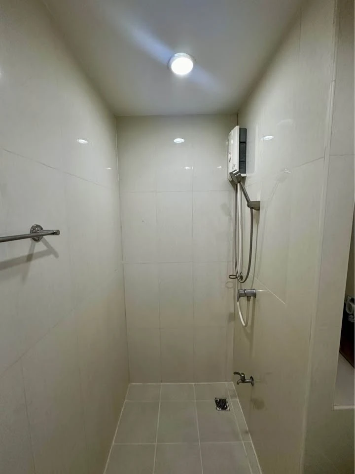 Condo for rent, I Condo Sukhumvit 105, garden view, 5th floor, near the parking building, separate rooms, very worth booking.