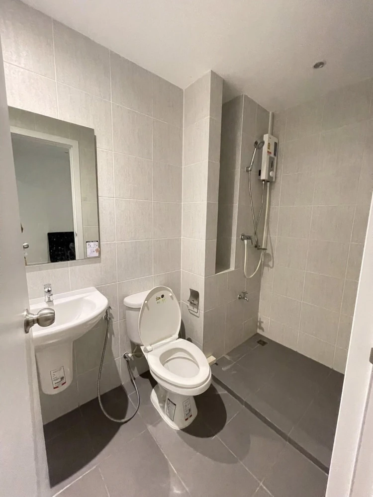 For rent, I Condo Seri Thai Green Space, ready to move in, fully furnished, reserve now.
