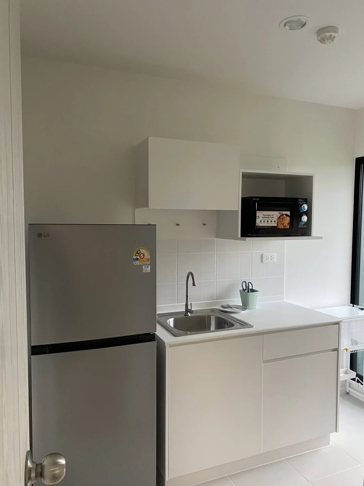 For rent: iCondo Active Pattanakarn, ready to move in, fully furnished + appliances included. Book now!
