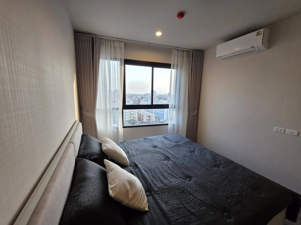 For rent: Ideo Ramkhamhaeng - Lamsamli Station, high floor unit, fully furnished, good ventilation. Book now!