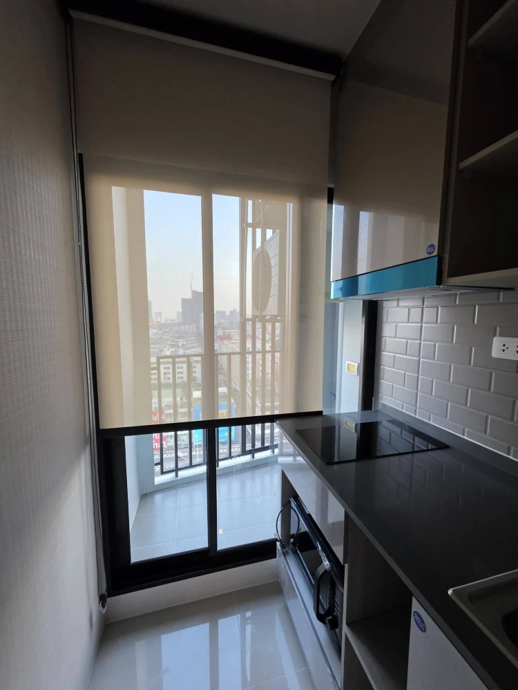 For rent: Ideo Ramkhamhaeng - Lamsamli Station, high floor unit, fully furnished, good ventilation. Book now!