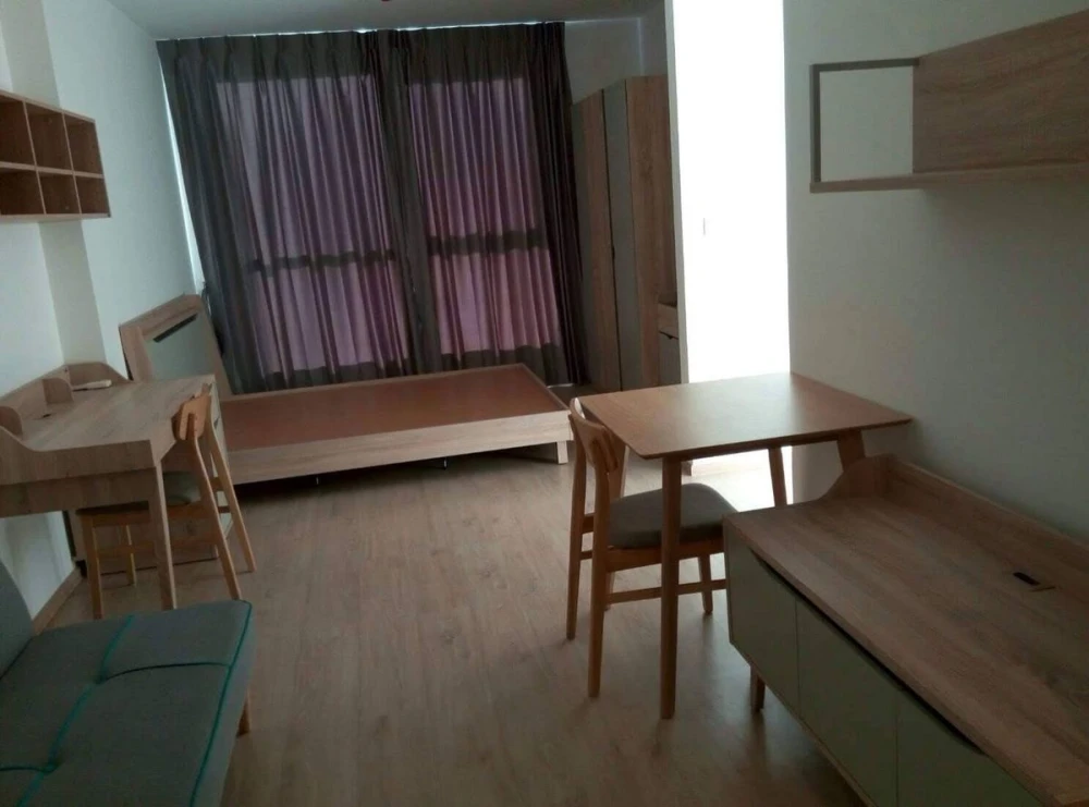 For rent, Ideo Q Chula-Samyan, 15th floor, pool view. Complete with furniture and electrical appliances