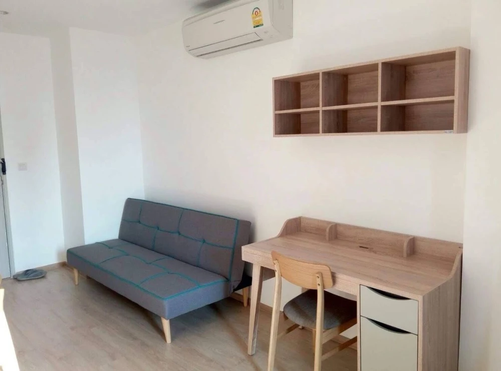For rent, Ideo Q Chula-Samyan, 15th floor, pool view. Complete with furniture and electrical appliances