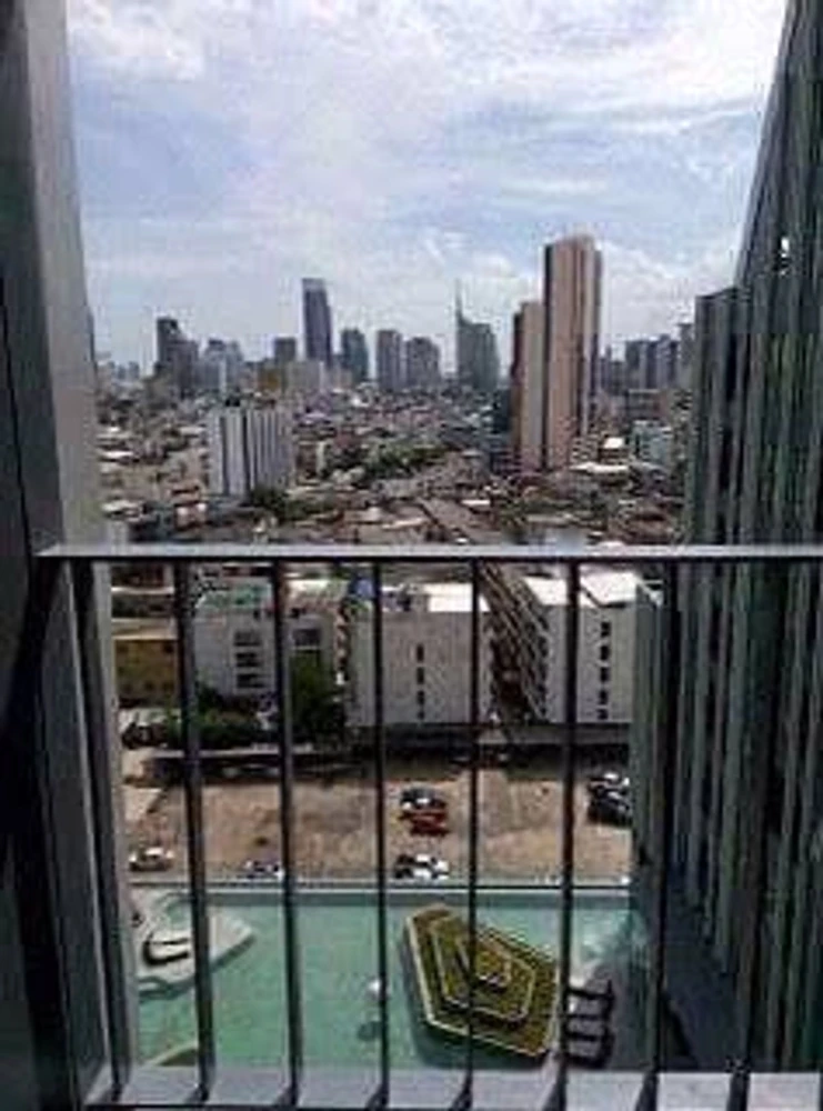For rent, Ideo Q Chula-Samyan, 15th floor, pool view. Complete with furniture and electrical appliances
