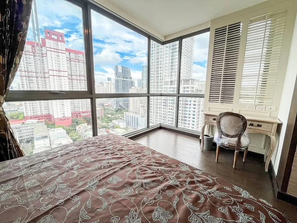 For rent: Ideo Q Phaya Thai, 19th floor, 84.5 sq m, 2 bedrooms, 2 bathrooms, fully furnished with appliances, ready to move in.