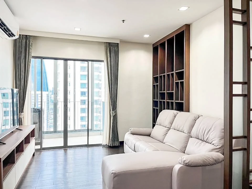 For rent: Ideo Q Phaya Thai, 19th floor, 84.5 sq m, 2 bedrooms, 2 bathrooms, fully furnished with appliances, ready to move in.