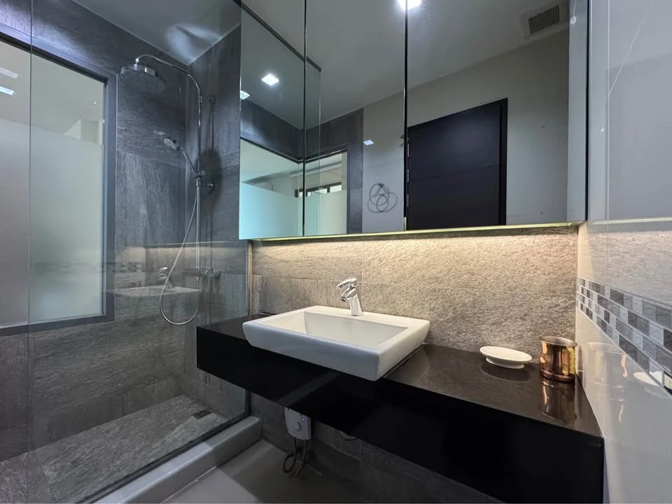 For rent, Ideo Q Phayathai, 37th floor, high floor, beautiful view, open, Duplex room, high ceiling, fully furnished, ready to move in