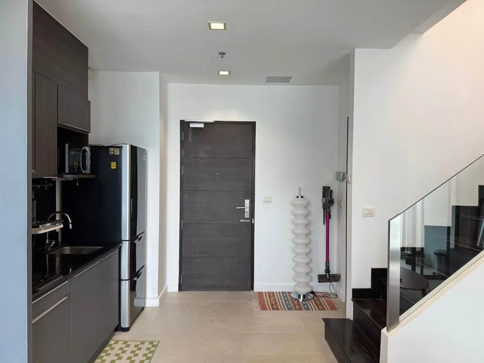 For rent, Ideo Q Phayathai, 37th floor, high floor, beautiful view, open, Duplex room, high ceiling, fully furnished, ready to move in